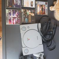 Set Playstation 1 più 5 giochi
