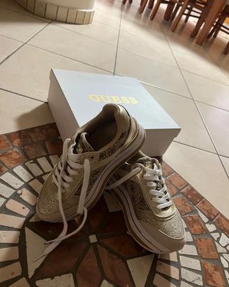 Scarpe Guess nuove da donna