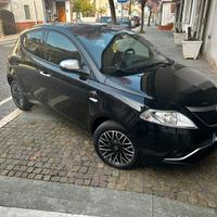Lancia Ypsilon 1.3 MTJ 95 CAVALLI Mya FULL ENTRA