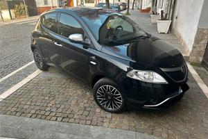 Lancia Ypsilon 1.3 MTJ 95 CAVALLI Mya FULL ENTRA