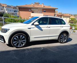 VOLKSWAGEN Tiguan R-Line Bianco Perla