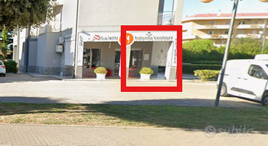 Locale commerciale in  zona centrale