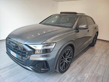 Audi Q8 55 TFSI e quattro tiptronic SLINE FULL OPT