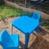  Tavolino  con 2 sedie