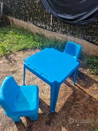  Tavolino  con 2 sedie