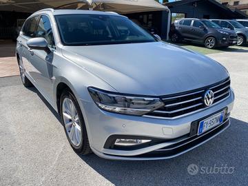 Volkswagen Passat Variant 1.6 TDI SCR DSG 2019