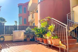 VILLA A SCHIERA A FORMIA