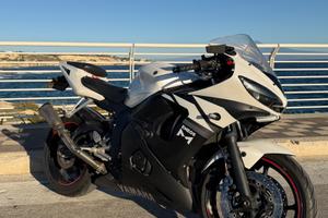 YAMAHA R6 2005 –  MAI PISTA - € 3.800