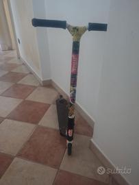 monopattino da freestyle o rampa per bambini e rag