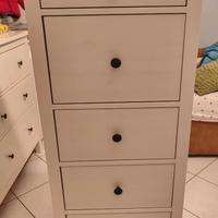 Cassettiera alta in legno massiccio Ikea