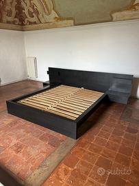 Letto matrimoniale IKEA nero con doghe e comodini