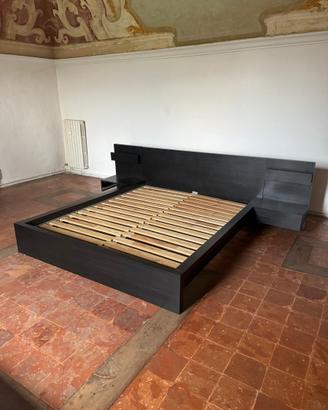 Letto matrimoniale IKEA nero con doghe e comodini