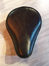 sella-nera-pelle-per-moto-custom-bobber