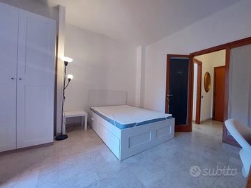 Ampia singola TUTTO COMPRESO zona fine lorenteggio