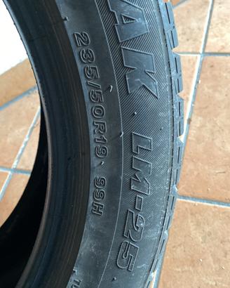 Gomme invernali Bridgestone 235/50R19 99H