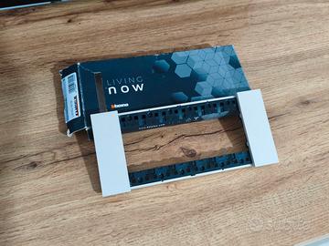 placca 6 moduli sabbia BTicino  living now 