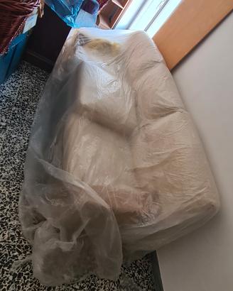 Divano con letto matrimoniale 