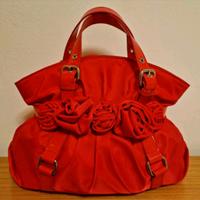 Borsa Braccialini raso con rose rosso.