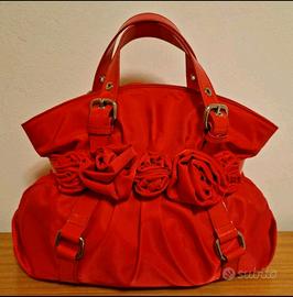 Borsa Braccialini raso con rose rosso.