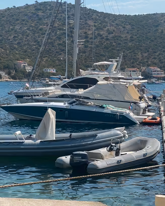 Donzi 33 ZR offshore natante
