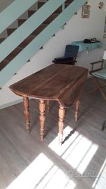 tavola a bandiera rotondo di legno massello di noc