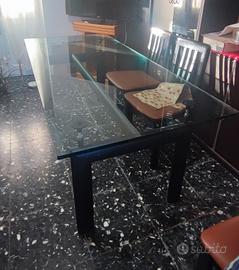 Tavolo di design Le Corbusier-Cassina
