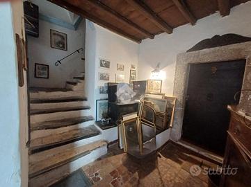 2 LOCALI A CALCATA