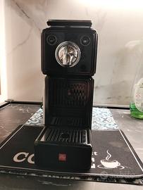 Macchinetta del caffè Illy x3