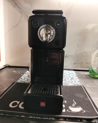Macchinetta del caffè Illy x3