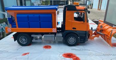 camion spazzaneve bruder