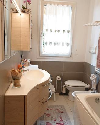 Mobile Bagno moderno con specchiera grande led