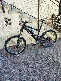 MTB DH canyon torque f8 