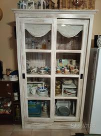Credenza con ante scorrevoli