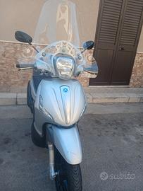 Beverly 350