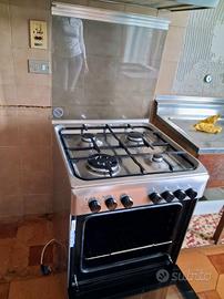 cucina semi incasso 4 fuochi a gas metano  forno