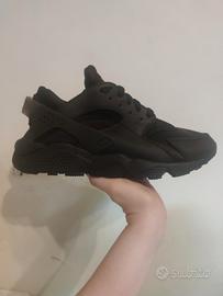 Nike Air HUARACHE triplo nero 44.5