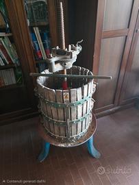 Torchio antico in legno da collezionismo