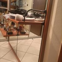 ingresso con specchio e appendiabiti 