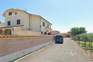 Fiumicino monolocale arredato con balcone