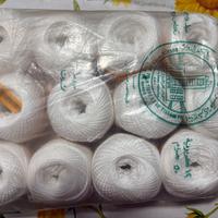 Gomitoli di cotone bianco egiziano per uncinetto