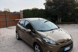 Ford Fiesta 1.2 benzina ADATTA PER NEOPATENTATI