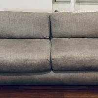 Divano di tappezzeria