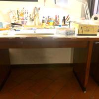 Scrivania di modernariato