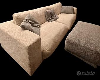 BUON DIVANO MOLTO COMODO