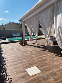 Villa trilivelli con piscina