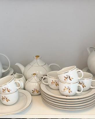 Set Piatti e Set da Tè Porcellana e Oro Zecchino