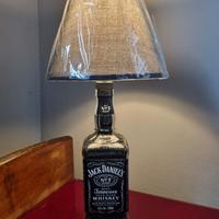 Lampada Artigianale con Bottiglia Jack Daniel's
