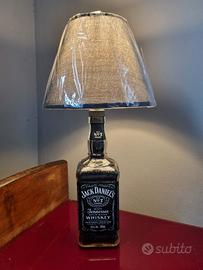Lampada Artigianale con Bottiglia Jack Daniel's