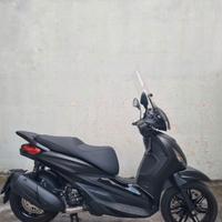 Beverly 300 Deep black 