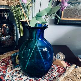 Vaso in vetro soffiato artigianale,murano.